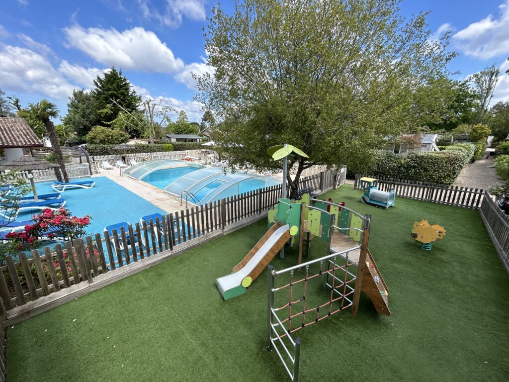 Aire de jeux enfants